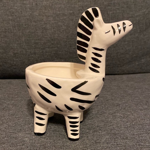 Zebra Potted Plant Holder - Picture 2 of 12